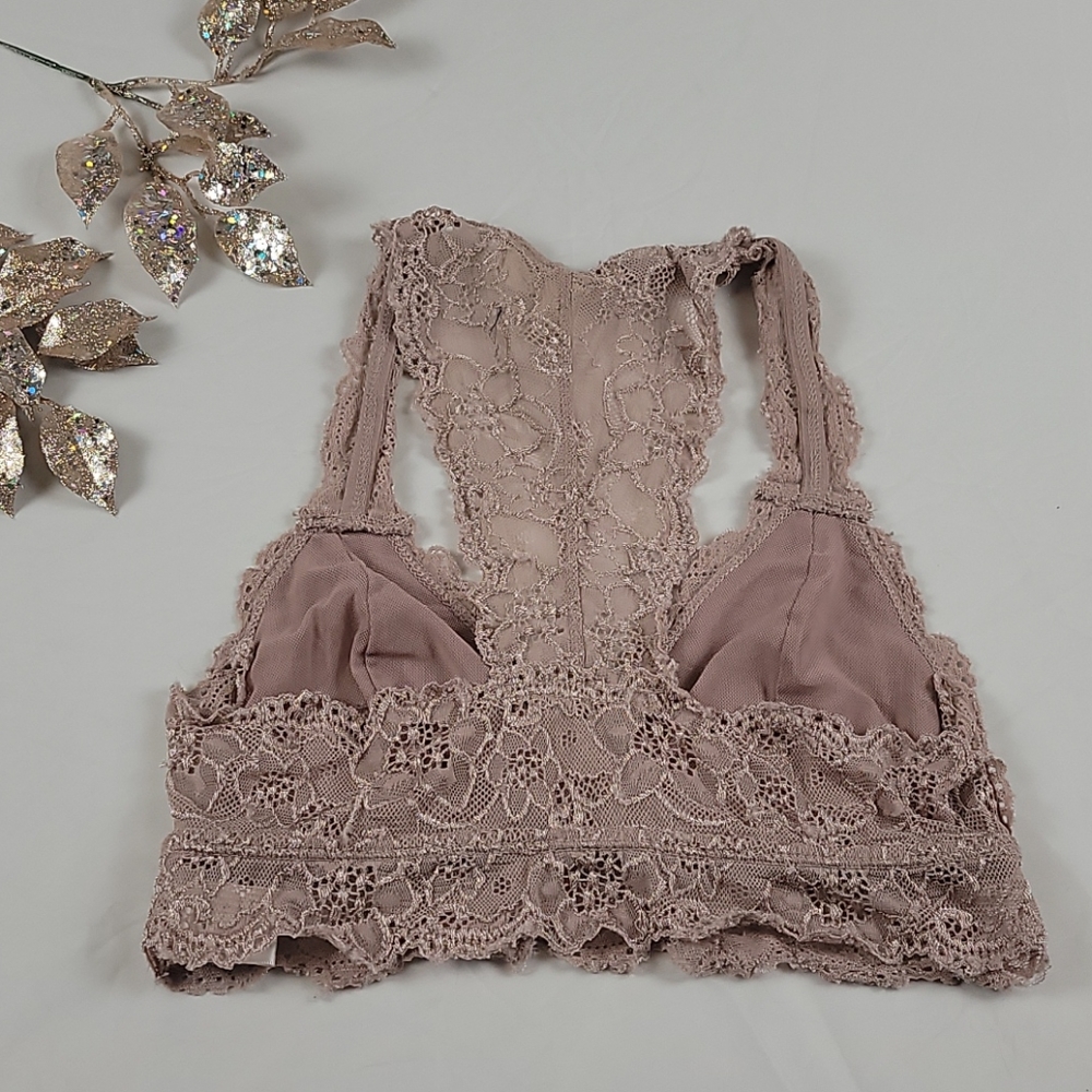 Francesca's pink lace small bra - Picture 4 of 4
